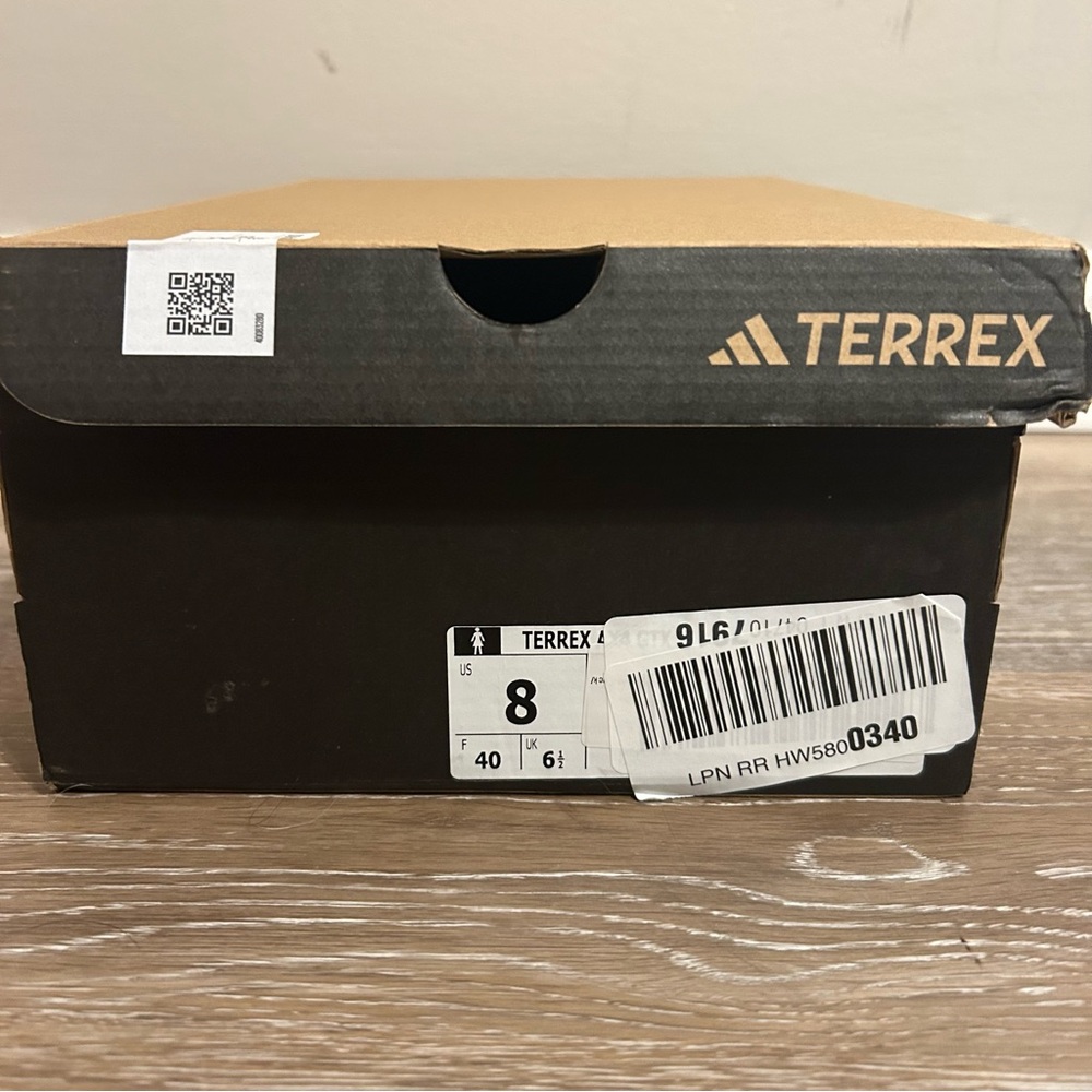 adidas Women's Terrex AX4 Gore-Tex Sneaker, Wonder Silver/Core Black/Grey, 8 - Picture 5 of 11
